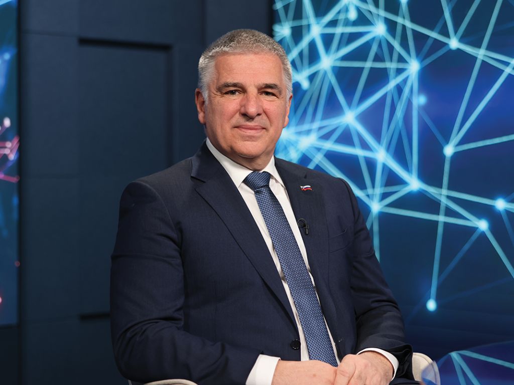Lotrič kljub poskusu razrešitve ostaja na čelu državnega sveta