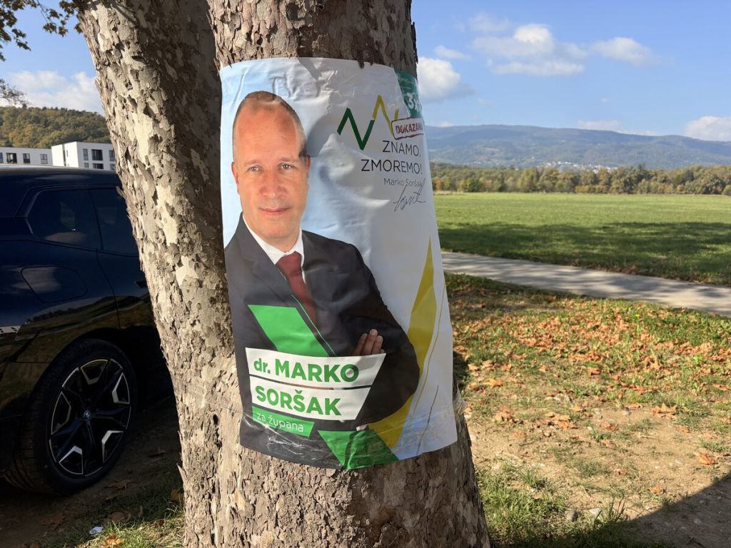 Soršakovi plakati na drevesih, očitki o nočnem delu občinskih služb in predvolilna brošura na občinske stroške