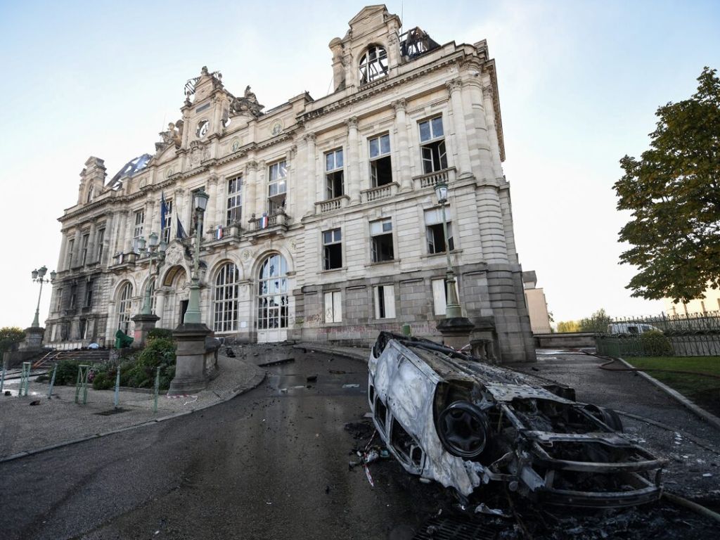 Protesti proti draginji ali krinka za nasilje?