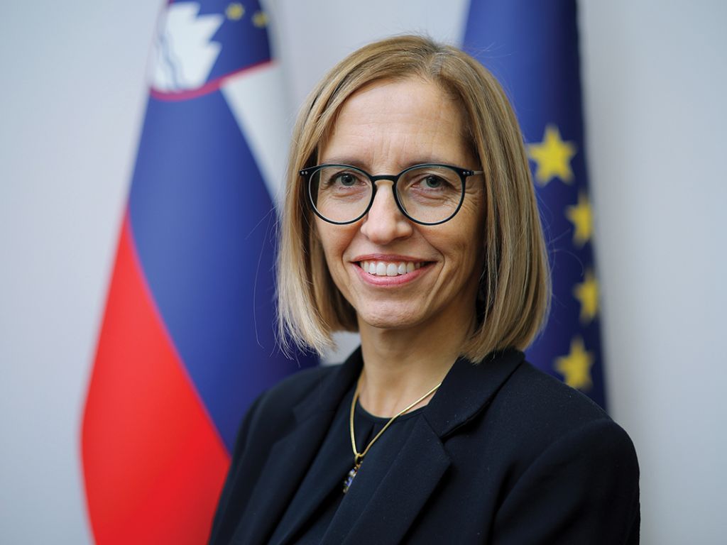 Odmevne težave v zdravstvu: prihranki, minusi in oftalmološki kadrovski zlomi