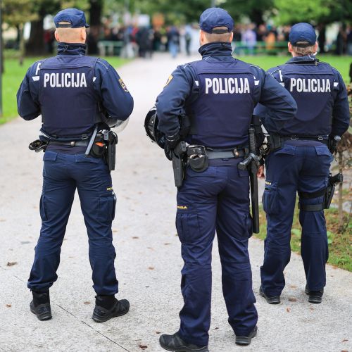 V Šentjerneju bo več policije, župan opozarja, da je to le gašenje požara