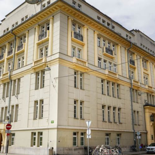 Ministrstvo za pravosodje za ničvreden dokument plačalo več deset tisoč evrov javnega denarja članu SD
