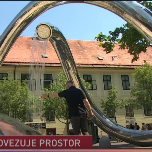 Kako so na TV Slovenija promovirali Jankovićev »najdražji tuš na svetu«