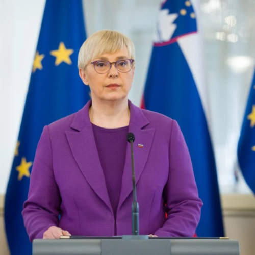 Nataša Pirc Musar noče tvegati, da bi morala mandatarstvo ponuditi Janezu Janši