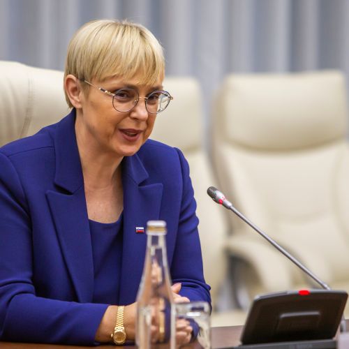 Na ključne položaje svoje kadre, dokler je še čas