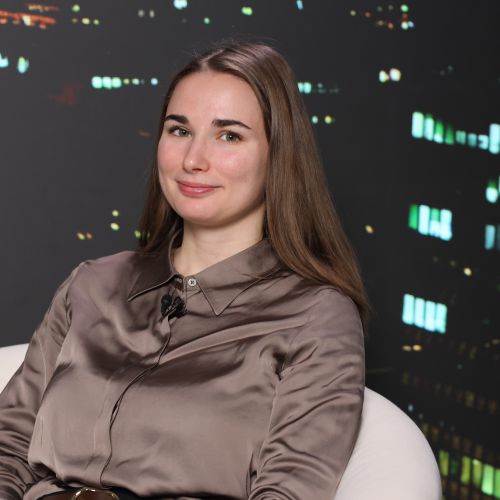 [Video] Karin Planinšek: Skrb za Palestince – cilj je deljenje naroda (Odmev tedna, 5. 12. 2025)