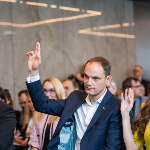 Zakaj iz “Platforme” še ne bo nastala stranka, čeprav njen program pospešeno pišejo znana imena