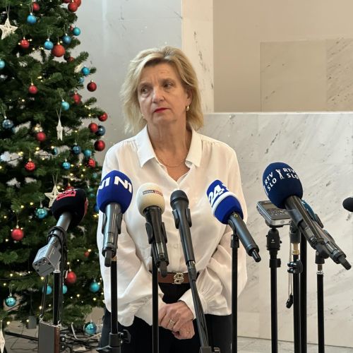 Ustavno sodišče je odločilo v prid bolnikom, ministrica o odstopu ne razmišlja