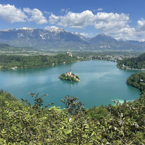 Meč iz Blejskega jezera in o gluhem zvonu na njegovem dnu