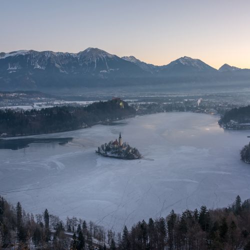Kdaj je nazadnje zamrznilo Blejsko jezero?