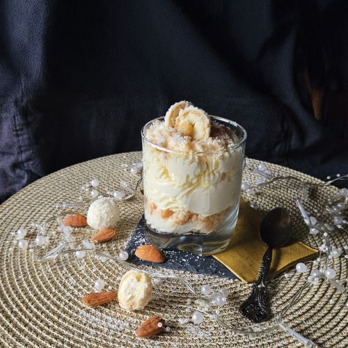 Kokosova kremna sladica v kozarčku