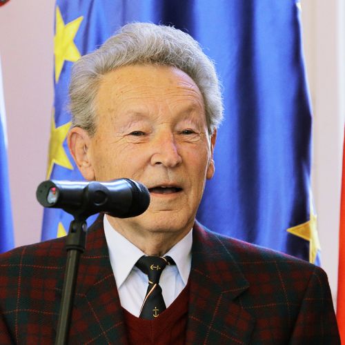 V spomin: Bruno Volpi Lisjak (1932–2025) : Pomorščak in raziskovalec zgodovine pomorstva in ribištva Slovencev