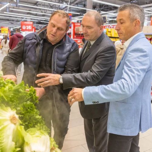 Slovenija pridela le tretjino potrebne zelenjave, kmetje opozarjajo na prenizke odkupne cene