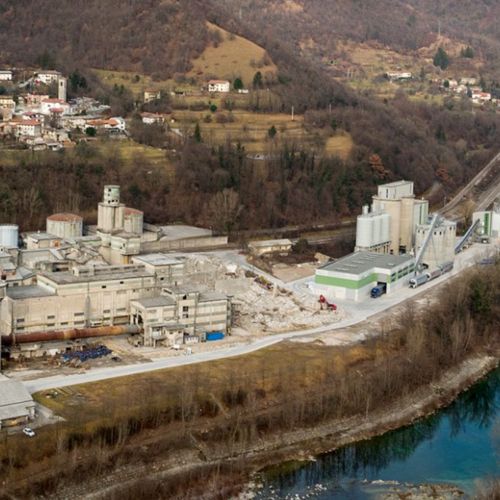 Bo novi zakon o varstvu okolja uničil edino cementarno v Sloveniji ali poskrbel za varstvo zdravja in okolja?