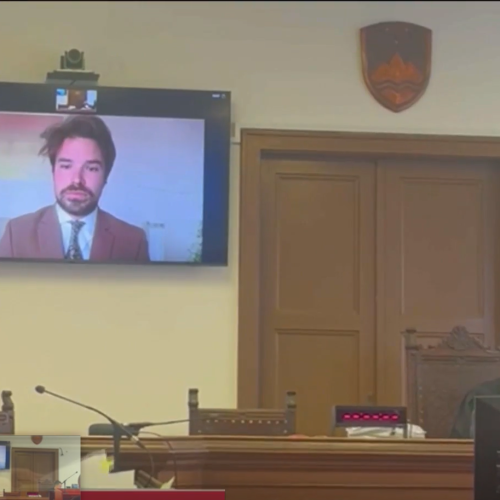 Po štirih letih Smodej iz afere Fotopub končno na zatožni klopi; pa še to prek videopovezave