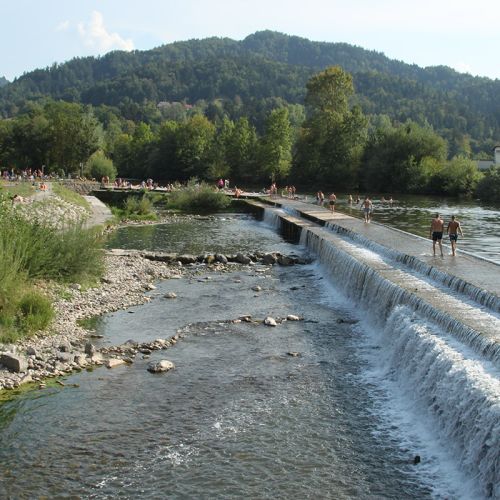 Občina in civilna iniciativa proti mali hidroelektrarni pri Hudičevi brvi
