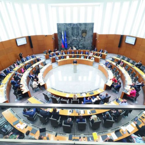 PEN svari pred novelo zakona o parlamentarni preiskavi, so očitki upravičeni?