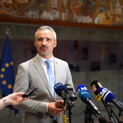 Opozicijska poslanca zapustila sejo kolegija predsednice DZ