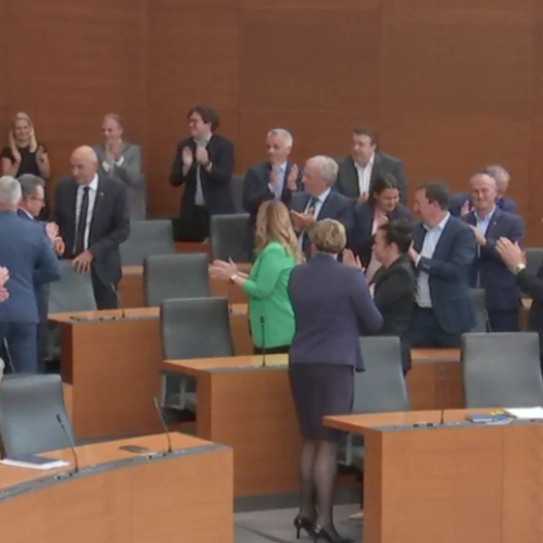 Po burni razpravi Janez Janša izvoljen za predsednika 16. slovenske vlade