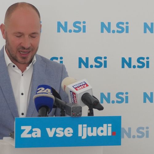 Vrtovec podjetnikom: Zdržite še do volitev