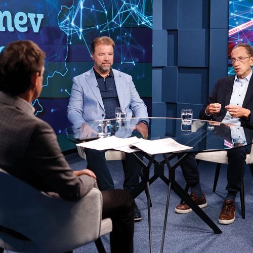 Dr. Jože Možina in dr. Žiga Turk: Treba je narediti konec tej histeriji