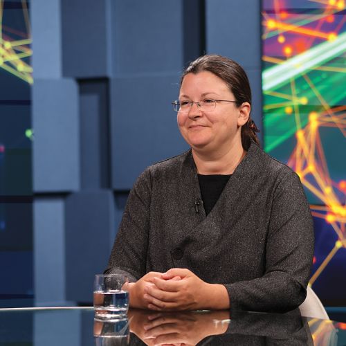Kokotova o financiranju aktivizma: vprašanje so milijoni, ne letalska vozovnica