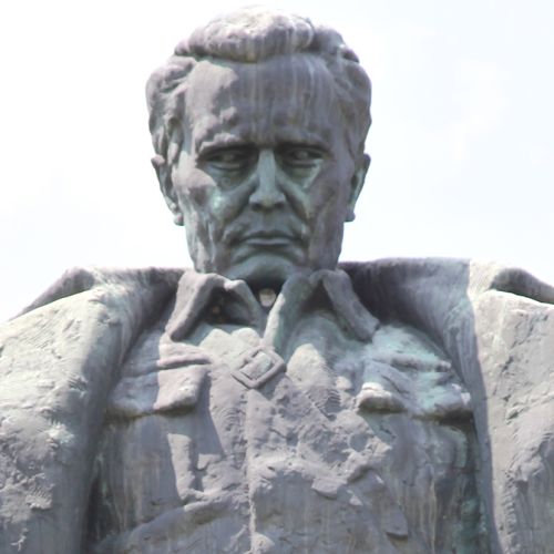 Terminologija, ki podaljšuje mitologijo (1. del): Besede za zameglitev, ne za razjasnitev naše preteklosti