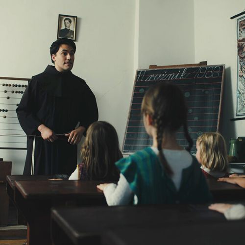 240 let šolskih spominov, ujetih v film