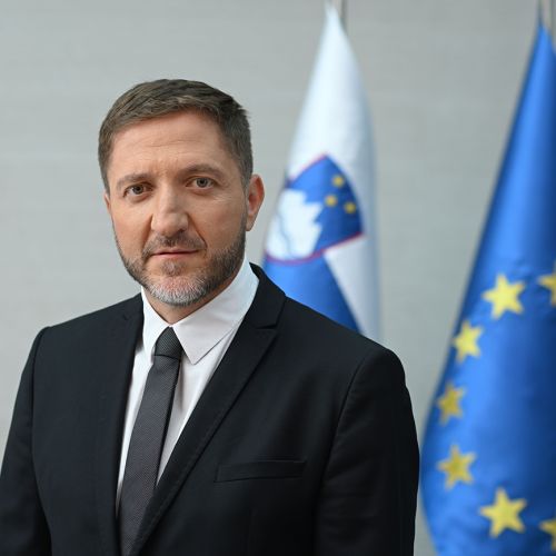 Boštjančičevo kreativno računovodstvo ne bo odobreno ne v EU ne v Natu