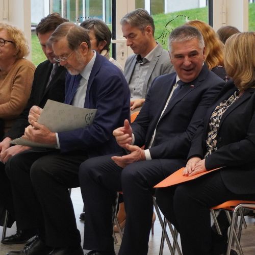 Na mednarodni konferenci poudarili potrebo po skrbi za narodove korenine