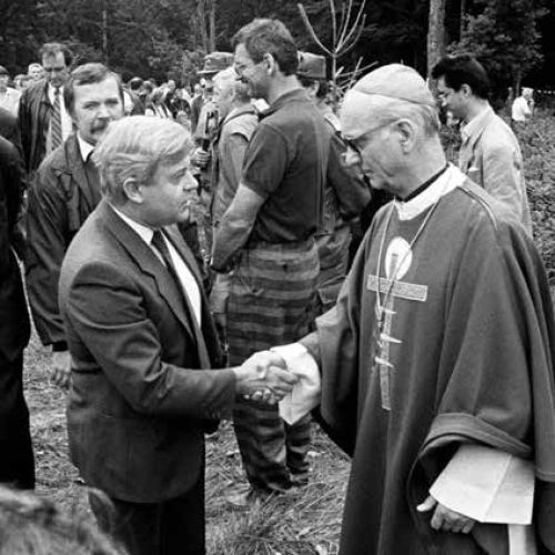 Ljudskofrontna koalicija – ne, hvala (8. del): Kučan je Spomenka v politični preobleki