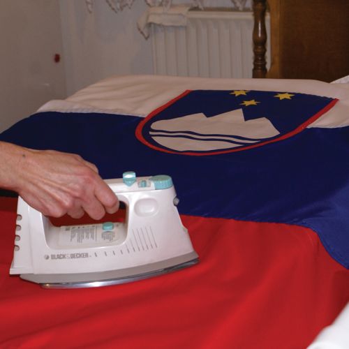 Kako ravnati z zastavo