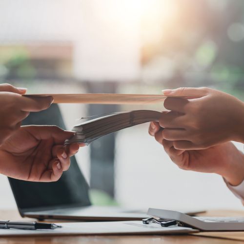 Slovenija v Indeksu zaznave korupcije 2025 znova pod povprečjem Zahodne Evrope