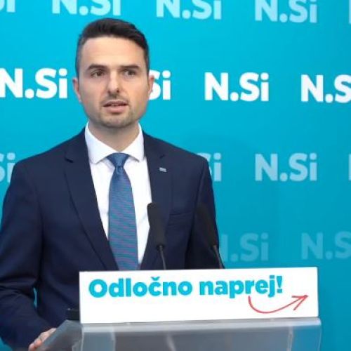 matej-tonin-naprej.jpg