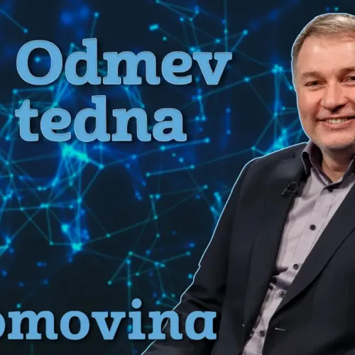 [Video] Aljuš Pertinač: Janša dela v tišini, Golob pa gruli na čistini (Odmev tedna, 24. 4. 2026)