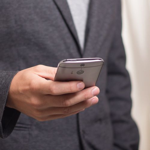 mobilni-telefon-klic-roaming.jpg