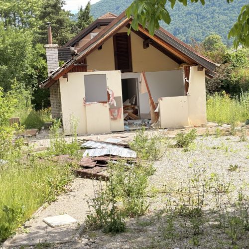Golobova vlada poplavljenim obljubljala hiše, danes priznavajo da jim je zmanjkalo denarja za rušitev