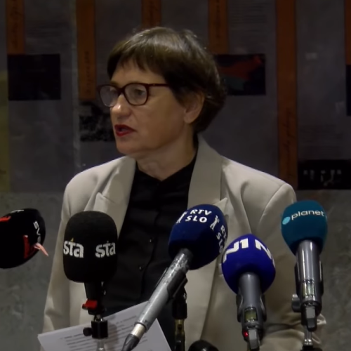Sukičeva kazensko ovadila več političnih funkcionarjev. Logar: Želijo preglasiti okostnjake, ki padajo iz omar