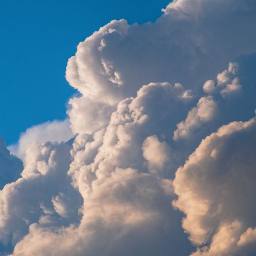 gjuli_clouds-7584944-1920.jpg