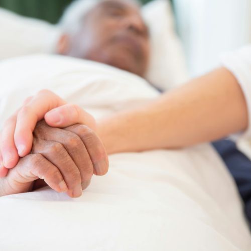 Neobstoječo storitev preplačujemo v višini več kot 370 milijonov evrov