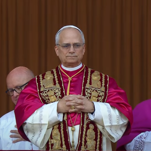 Imamo papeža - prihaja iz Amerike, poimenoval se je Leon XIV.!