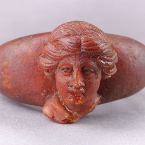 Zvesto srce in delavna ročica ter dvoličnost človeške pare