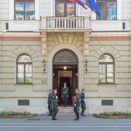 Kdaj bomo lahko ponosni na predsednico/predsednika republike?