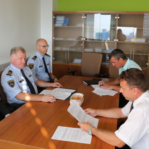 Primopredaja-policija-lambergar-lepoša.jpg