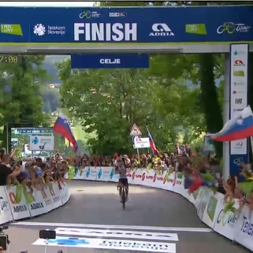 Screenshot-2022-06-17-at-15-45-30-Pogacar-spet-celjski-grof-spet-odet-v-zeleno.png