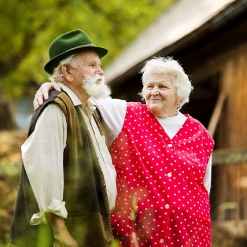 starejsi-par-upokojenci.jpg