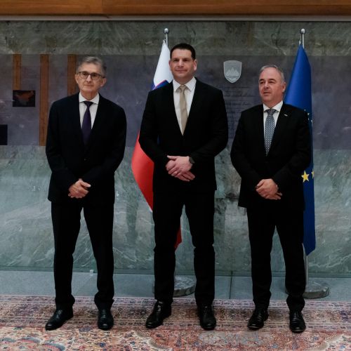 Se v državnem zboru res že skriva izoblikovana koalicija?