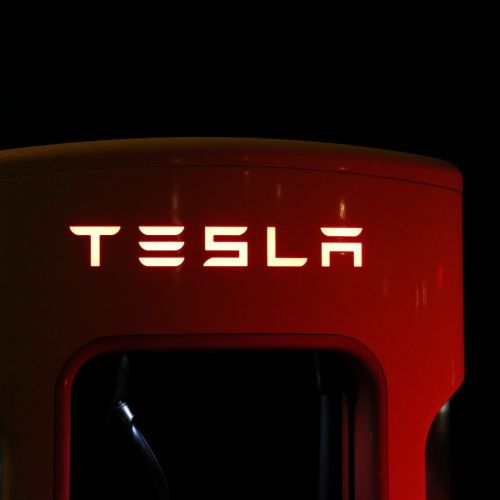 tesla-1724773_1280.jpg