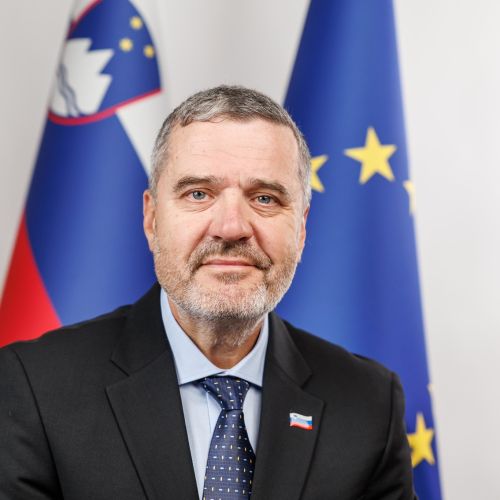 Prihod Kajzerja je obrat od prejšnje ekstremno leve vlade