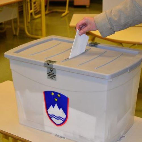Referendum - o čem bomo odločali 11. maja